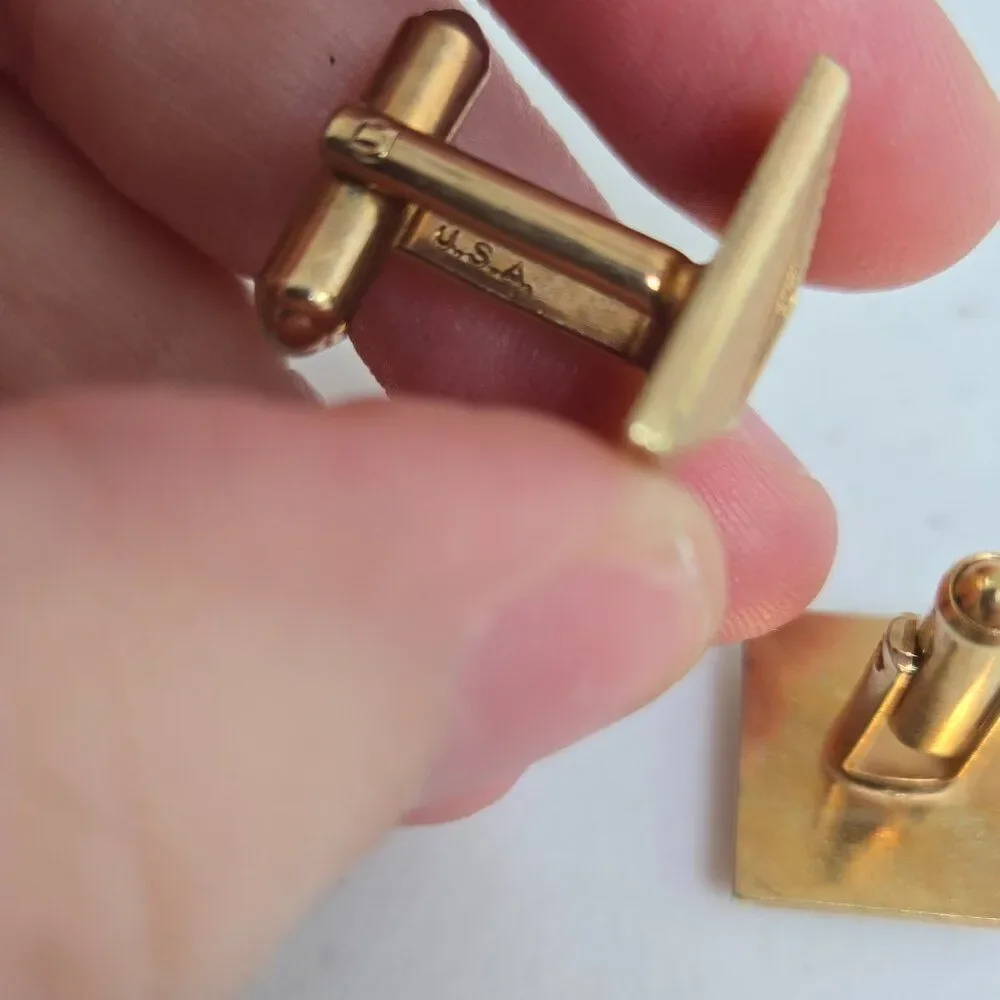 Hickok Cufflinks Gold Tone Geometric Square Stripe Vintage MCM Art Deco Look